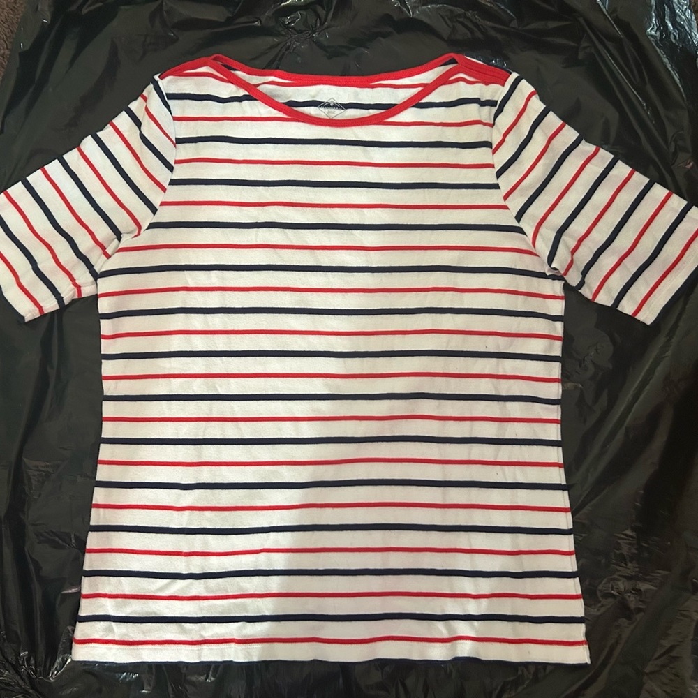 Women’s St. John’s bay t shirt